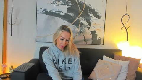 Sophi online show from February 25, 11:14 am