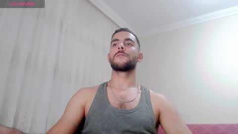 luis online show from November 26, 11:12 pm