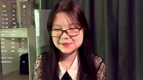 lily online show from November 29, 11:45 pm