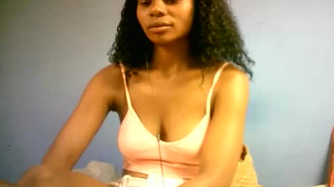 sourayaa online show from March 25, 9:49 am