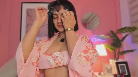 Snapshot of soysaraa_ chatting on October 9, 5:57 am Aleja online show from October 9, 5:57 am