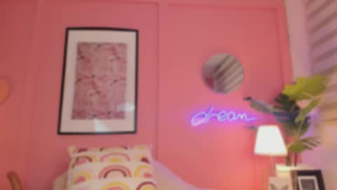 Snapshot of soysaraa_ chatting on March 7, 10:56 am Aleja online show from March 7, 10:56 am