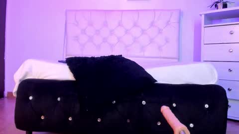      online show from October 5, 1:25 am