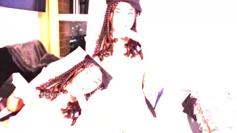 You want to talk to me more personal follow me in My Channel VIP  50 the discount       online show from February 5, 10:57 pm