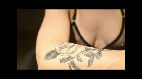 Suzy online show from March 10, 10:24 pm