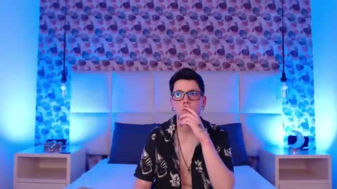 Snapshot of spencerm_ chatting on October 24, 8:42 pm spencerm_ online show from October 24, 8:42 pm