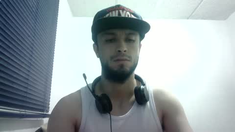 sperm_donor94 online show from December 4, 6:33 pm