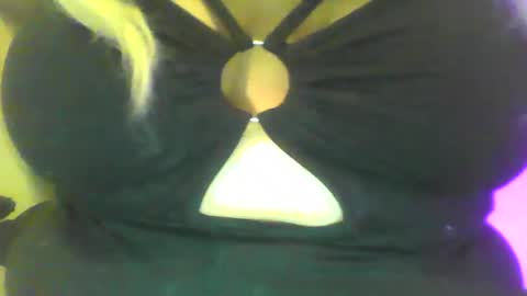 Snapshot of spinnerbitch chatting on October 1, 7:29 am Vanessa Spade online show from October 1, 7:29 am