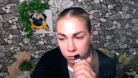 Snapshot of sport_tall_karina chatting on October 7, 9:49 am Karina online show from October 7, 9:49 am
