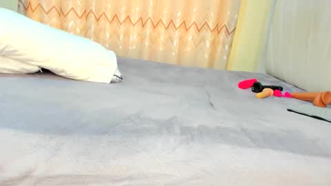 squirter gal online show from May 14, 5:49 am