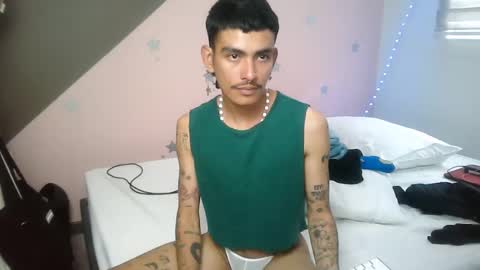 Snapshot of srcejotas chatting on January 29, 8:35 pm sorry mom online show from January 29, 8:35 pm