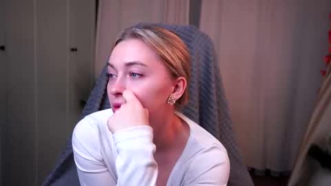 Kate online show from November 18, 2:53 pm