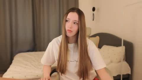 Chloe online show from May 26, 5:13 am