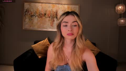 Stacy Woods online show from July 18, 11:56 am