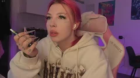 Stacy online show from February 26, 7:39 pm