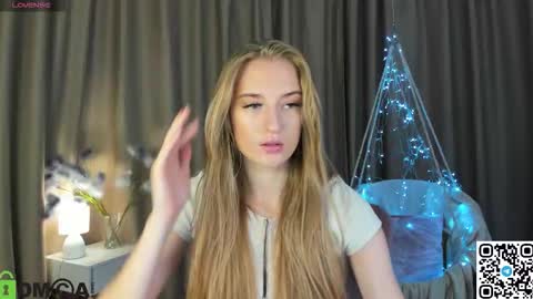 Stacy Mon Tue Wed Thu Fri Sun GMT GMT 3 1000am - 0400pm  online show from September 30, 8:03 am