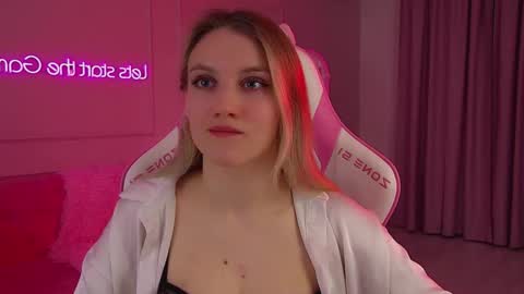 StacyEvances online show from February 21, 6:44 pm