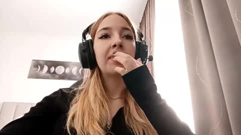 Mila online show from February 15, 7:51 am