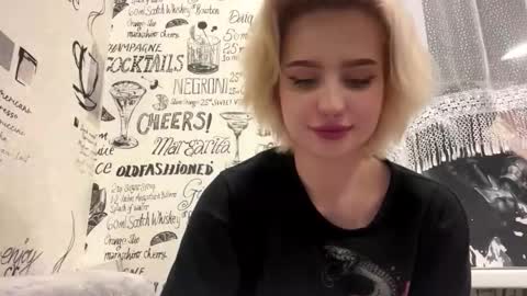 Emma online show from March 1, 10:36 pm