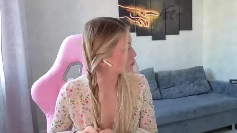Stacy online show from May 27, 2:08 am