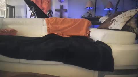 Snapshot of staloney21 chatting on October 29, 2:24 am staloney online show from October 29, 2:24 am