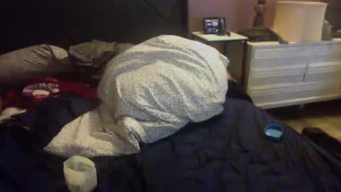 Snapshot of starshine333 chatting on January 18, 7:07 am ashtongue online show from January 18, 7:07 am