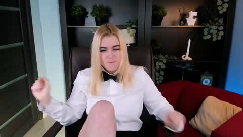stef_nicks online show from November 21, 5:16 am