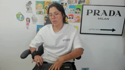 Snapshot of stefan_litleee chatting on January 23, 10:01 pm julieth-cancer online show from January 23, 10:01 pm