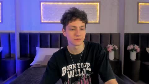 Esrefan online show from February 25, 7:50 pm