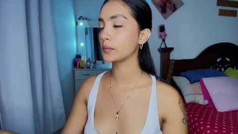 Im MiaIts my first day here  online show from November 3, 2:12 am