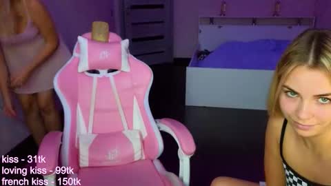 Snapshot of stefany_and_bettany chatting on October 4, 2:37 pm Stefany and Bettany online show from October 4, 2:37 pm