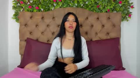 --Estefay-- online show from November 9, 8:51 am