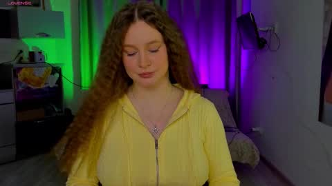 Stella online show from October 20, 4:45 pm