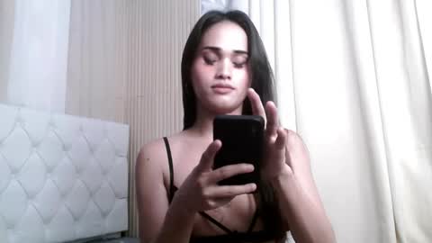 Stella Siner online show from July 1, 6:05 pm