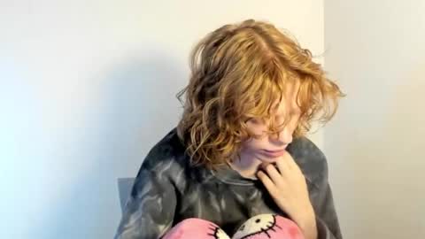 Snapshot of stellaswen chatting on October 21, 11:37 am S T E L L A online show from October 21, 11:37 am