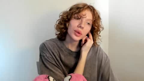 Snapshot of stellaswen chatting on October 24, 8:04 am S T E L L A online show from October 24, 8:04 am