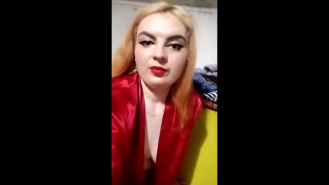 Stephany online show from April 2, 8:38 pm