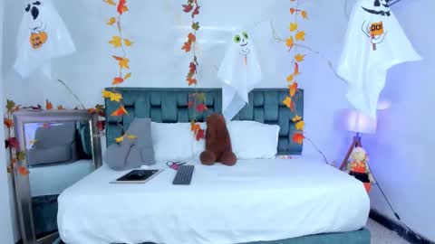 Stefanny online show from October 29, 1:07 am