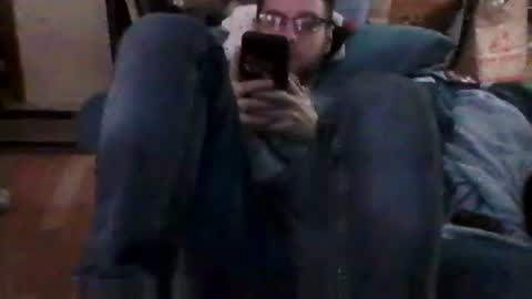 Snapshot of sterben13v chatting on December 12, 1:21 am Ian23602 online show from December 12, 1:21 am