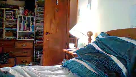 Snapshot of sterben13v chatting on September 23, 11:59 am Ian23602 online show from September 23, 11:59 am