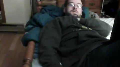 Snapshot of sterben13v chatting on December 26, 11:24 pm Ian23602 online show from December 26, 11:24 pm