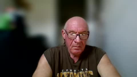 stevejons47 online show from October 1, 3:11 pm