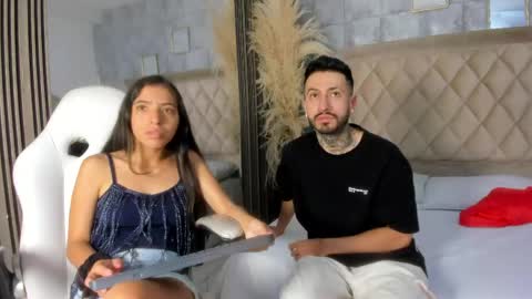 stevenandlaura_ online show from April 24, 8:33 pm