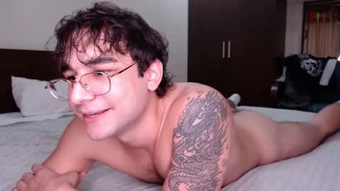 Alex   online show from December 19, 2:40 am