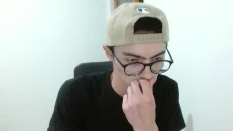 stiv_grant online show from May 5, 1:34 am