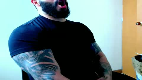 stiven253958 online show from May 11, 4:48 pm