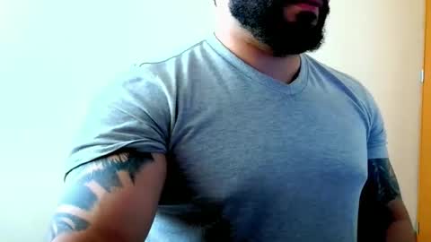stiven253958 online show from May 1, 6:02 pm