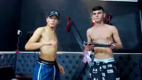 friends online show from December 5, 5:39 am