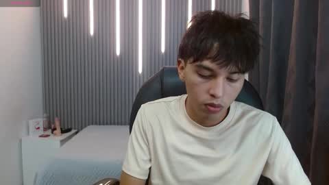 Stiwen online show from March 9, 2:21 pm