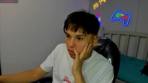 Stiwen online show from November 7, 4:53 pm